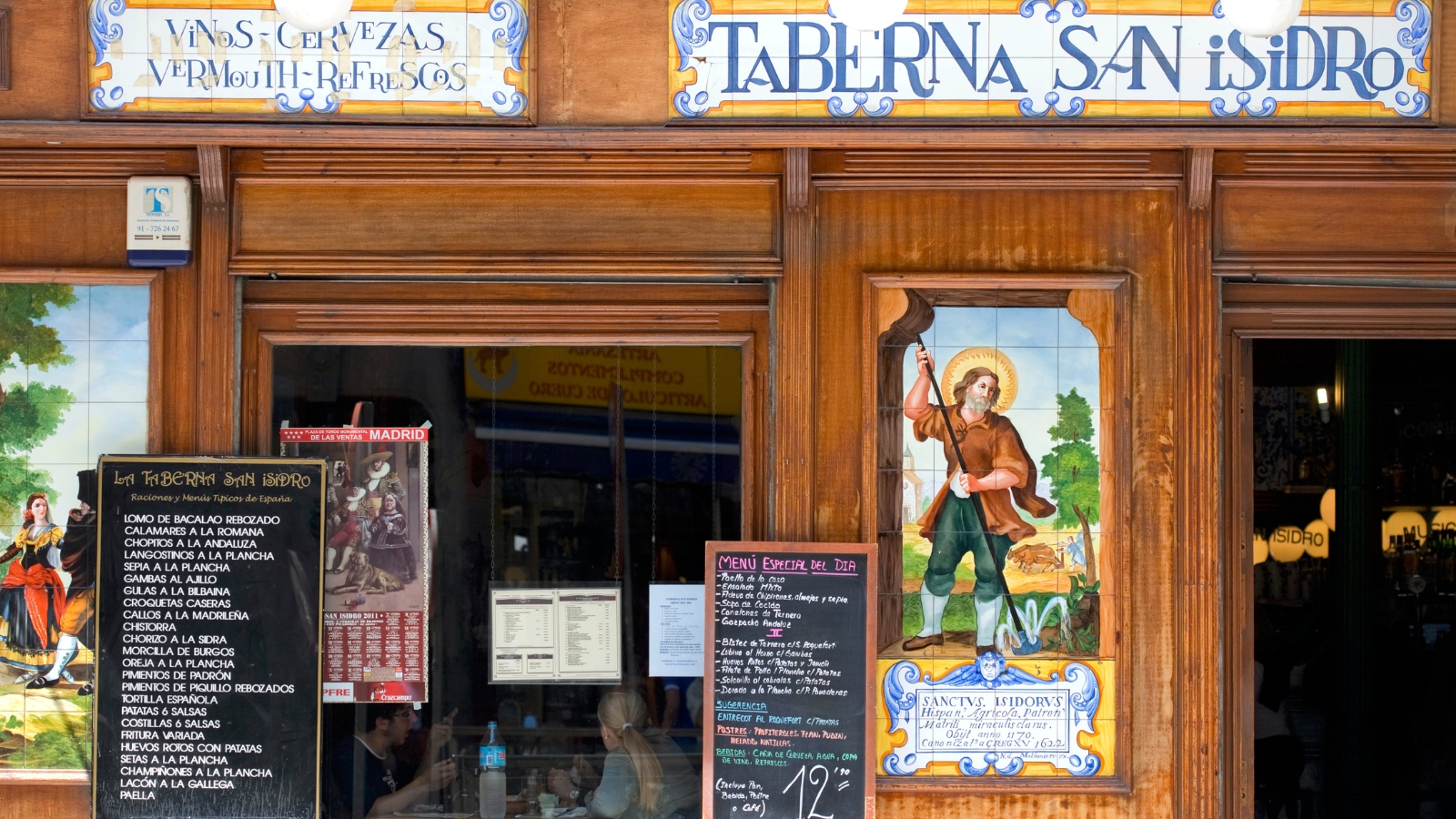 Улиците како училница: знаци, реклами, менија и секојдневен јазик